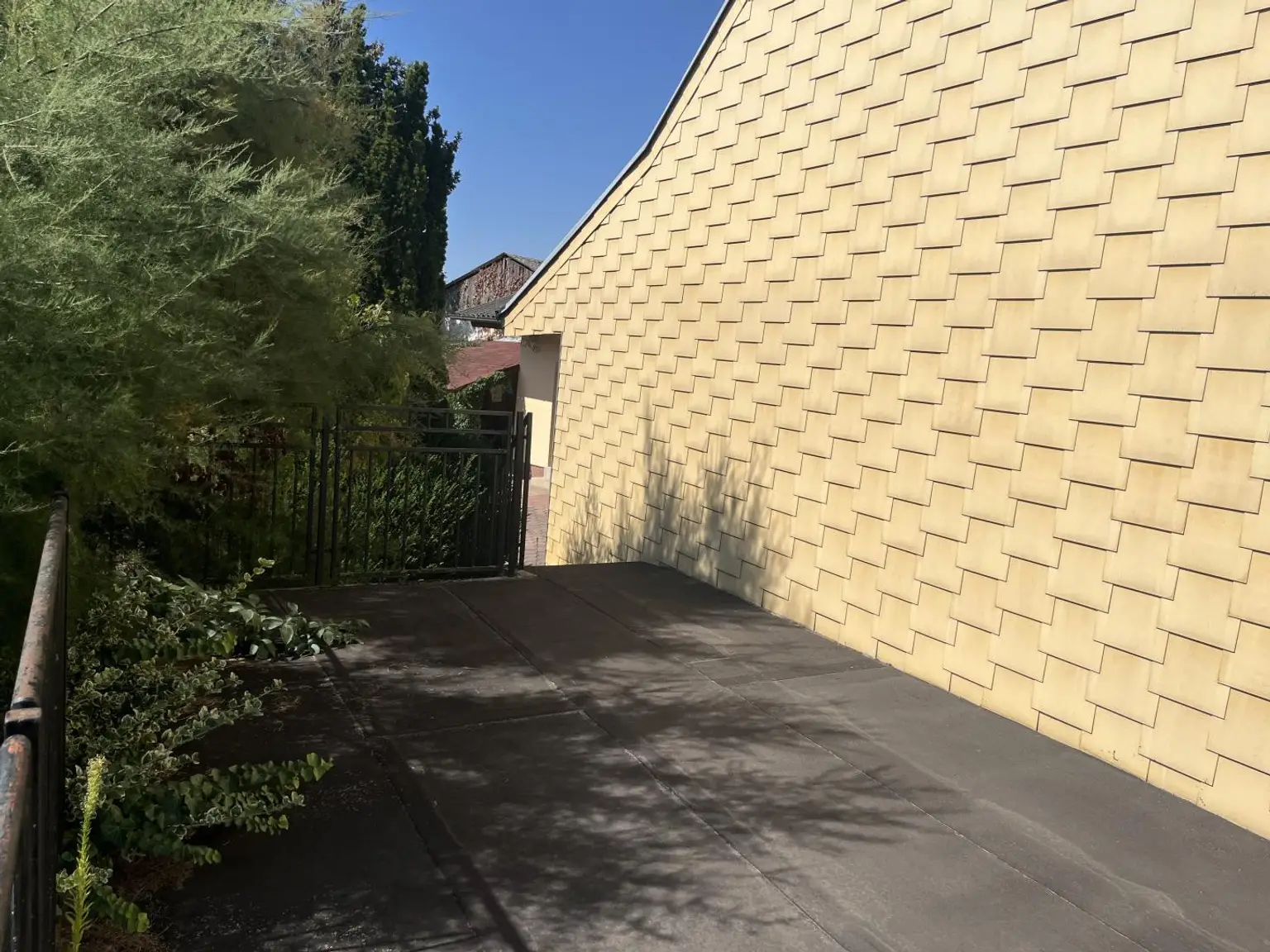 Terrasse oberhalb der Garage