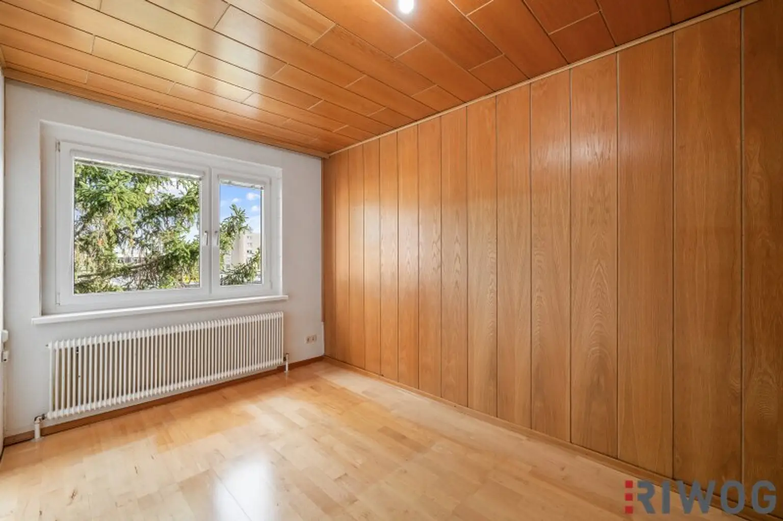 4 Zimmer - Loggia - Stellplatz - Top Infrastruktur- Ruhelage nahe dem Maurer Berg