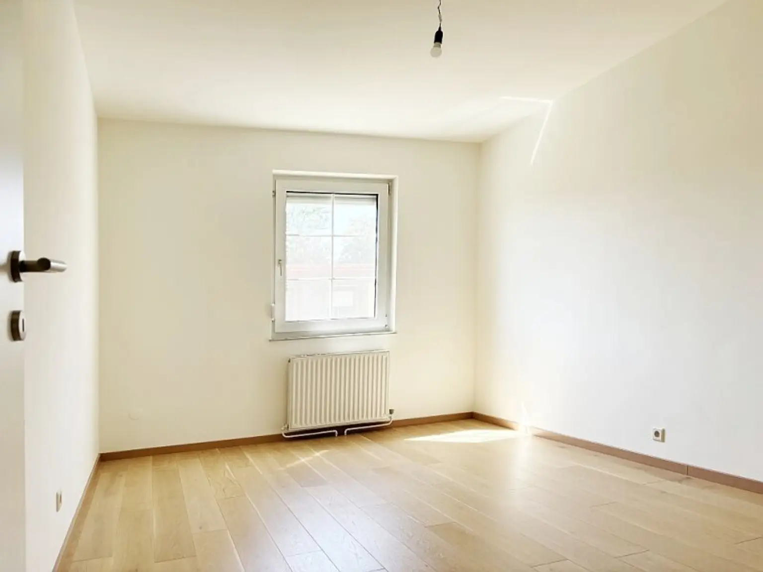 Ruhe-Oase in Mauer! Sonniges Reihenhaus mit 6 Zimmern, Garten und Garage!