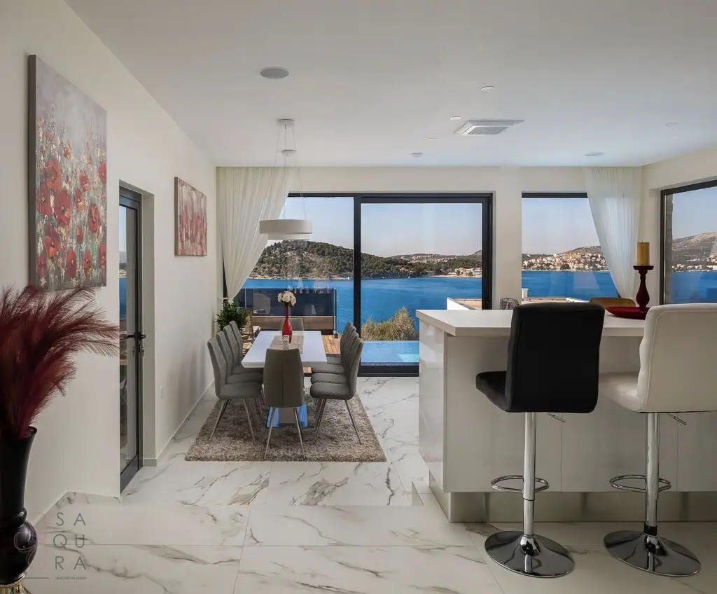 Moderne Villa mit Meerblick in Rogoznica – Eleganz und Erholung nur 80 m vom Meer