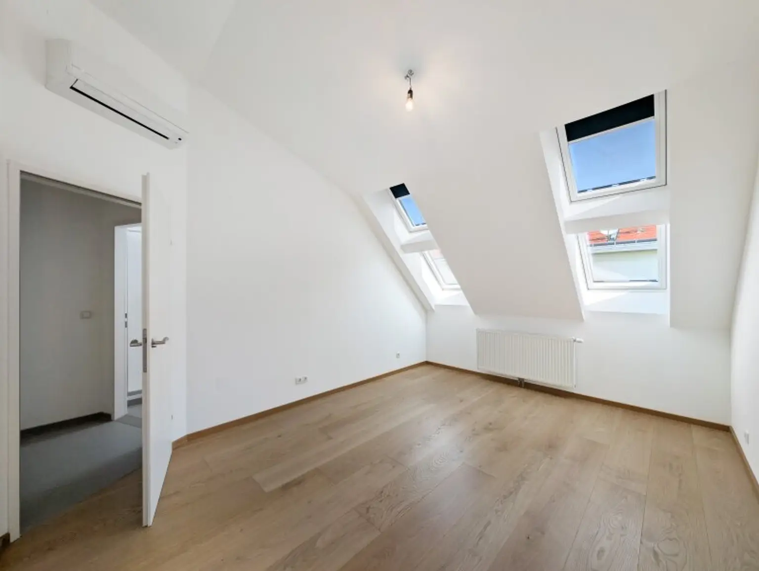 ++NEU++ Fantastische 3-Zimmer Dachgeschosswohnung mit großer Dachterrasse!