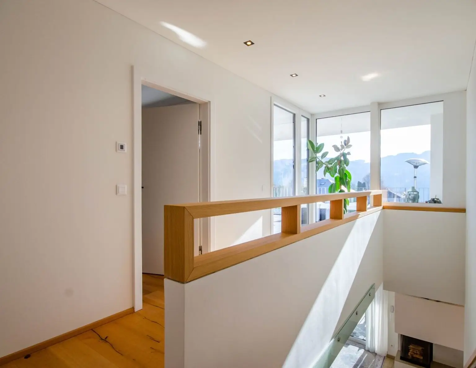 WUNDERSCHÖNES HAUS IN ABSOLUTER SEENÄHE - EXKLUSIVE RUHEOASE IN MODERNEM DESIGN!