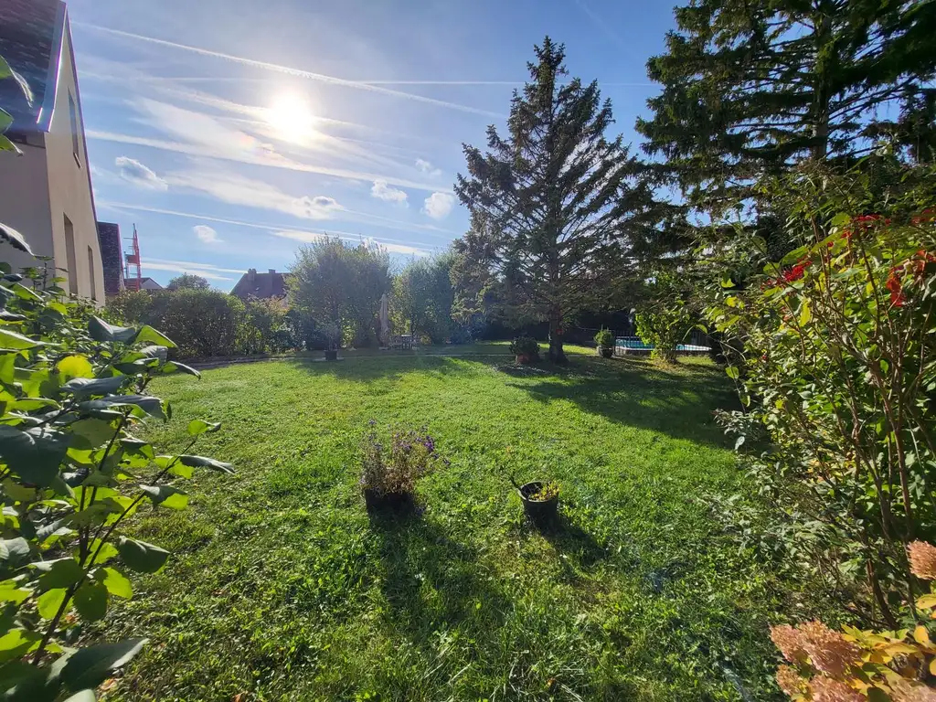 TRAUMHAFTES BAUGRUNDSTÜCK IN RUHIGER SIEDLUNGSLAGE