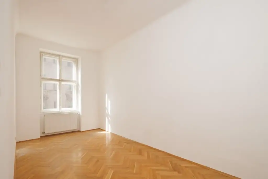 * Beliebte Adresse * helle Altbauwohnung in der Liechtensteinstrasse - nur 5 Minuten ins Stadtzentrum!