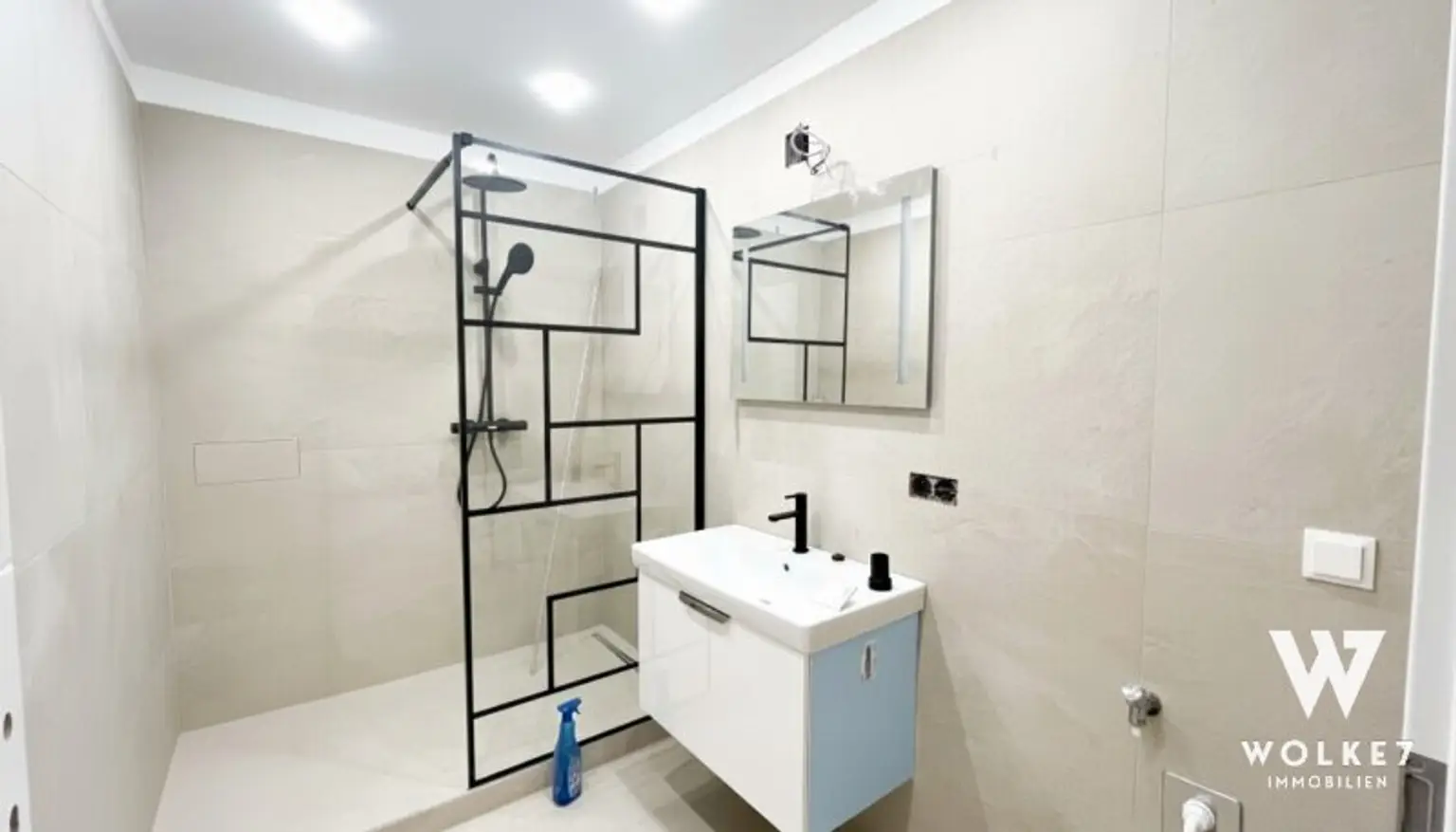 ERSTBEZUG nach SANIERUNG: Stilvolle 4-Zimmer-Neubauwohnung mit luxuriöser Ausstattung und exklusivem Design