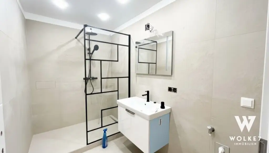 ERSTBEZUG nach SANIERUNG: Stilvolle 4-Zimmer-Neubauwohnung mit luxuriöser Ausstattung und exklusivem Design