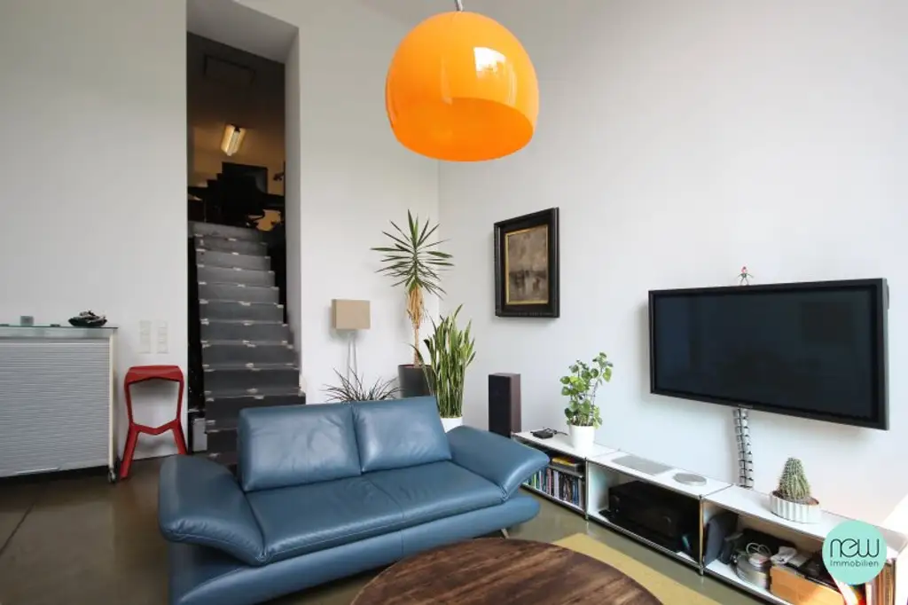 SEHR ATTRAKTIVES ATELIER  / BÜRO-LOFT