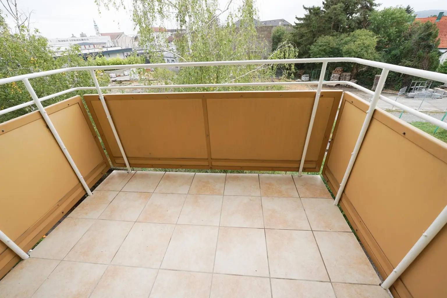 ERSTBEZUG NACH GENERALSANIERUNG – 3-Zimmer-Mietwohnung mit Balkon, Keller & Garage