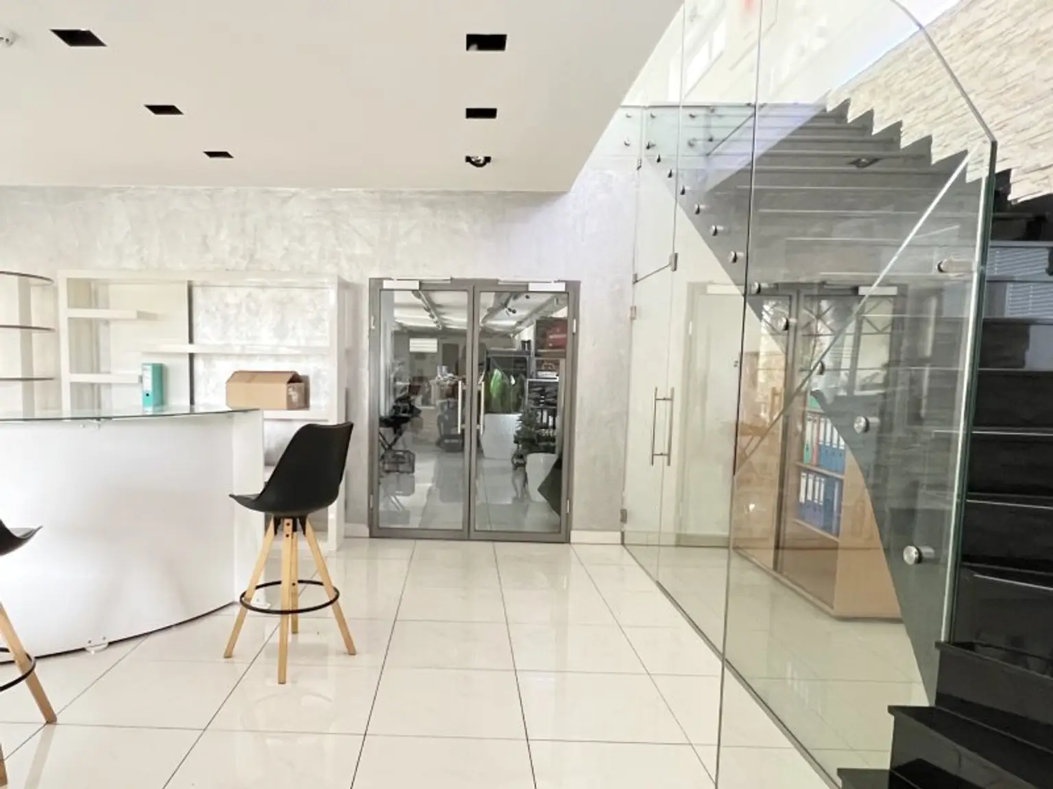 Eingang Bürogebäude