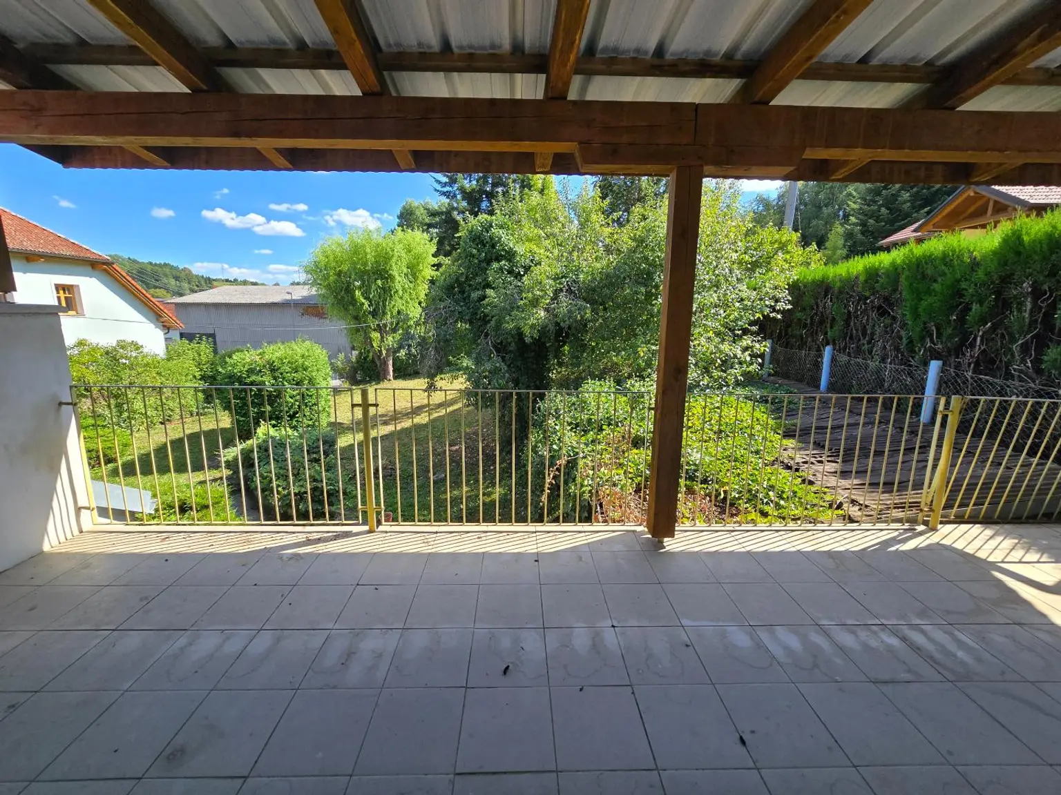 Schönes Grundstück mit sanierungsbedürftigem Haus – ideal für Bastler und Visionäre