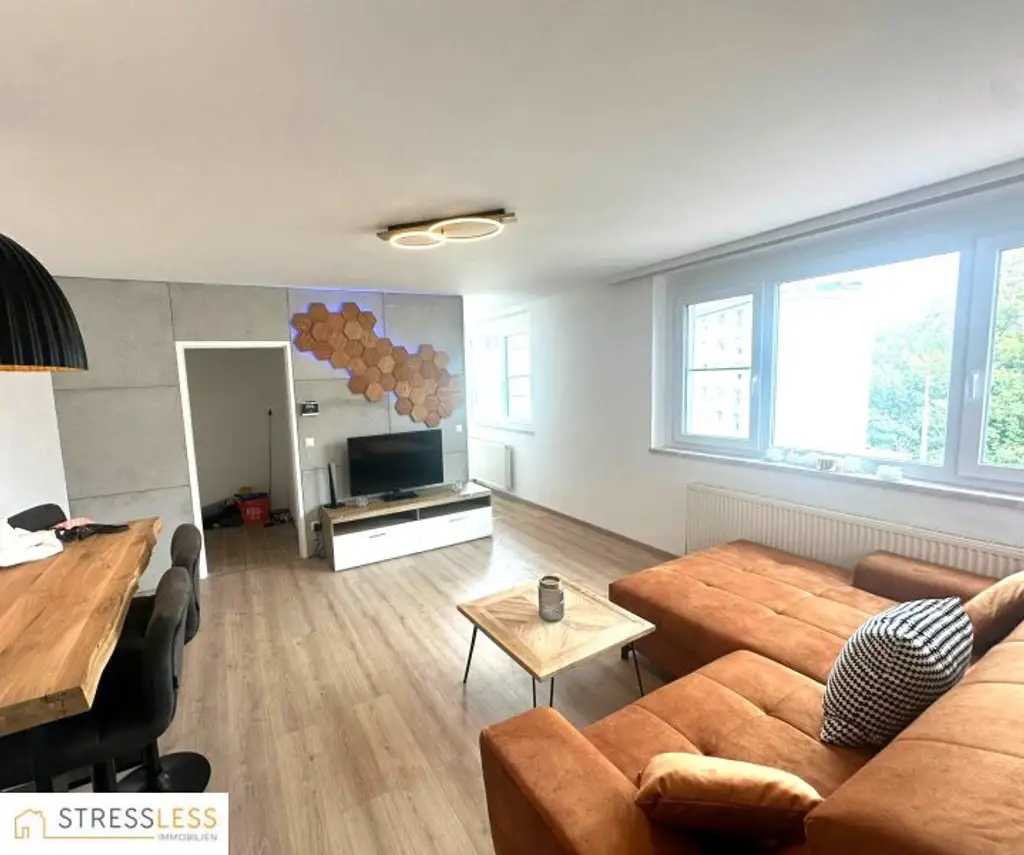 10 Minuten vor Wien!    Koffer packen und einziehen!     Erstbezug nach Renovierung!