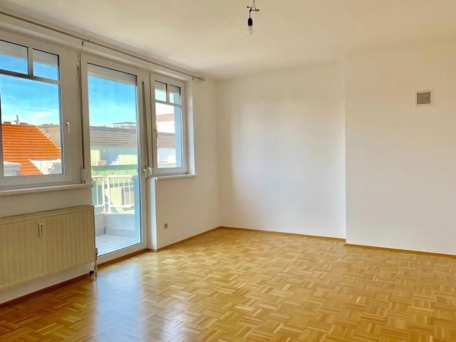 LINZ/URFAHR (AUBERG) : TOP-Mietwohnung ca. 42 m2 (2 Zimmer) +  BALKON mit Pöstlingbergblick +  KÜCHE