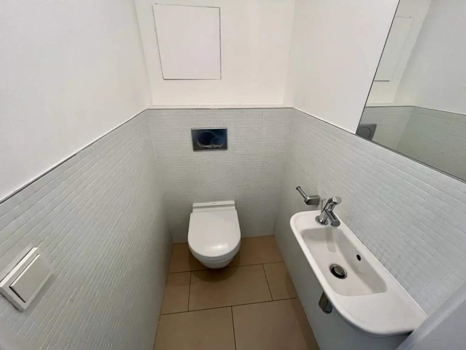 39c0f1fb-50fb-4a1d-b