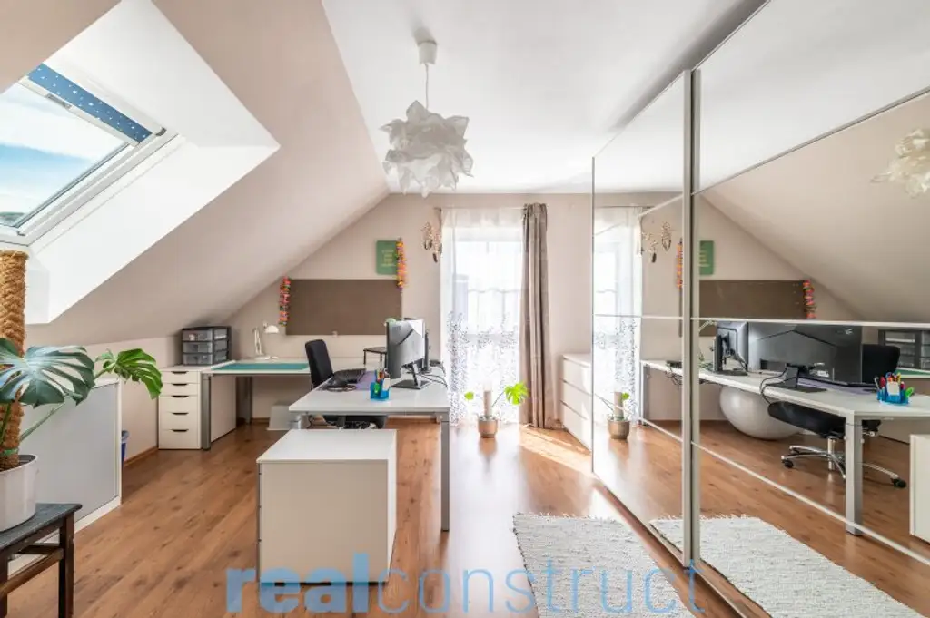 Ökologisch nachhaltiges Einfamilienhaus mit ERDWÄRME-Heizung in bester Lage von Bad Erlach