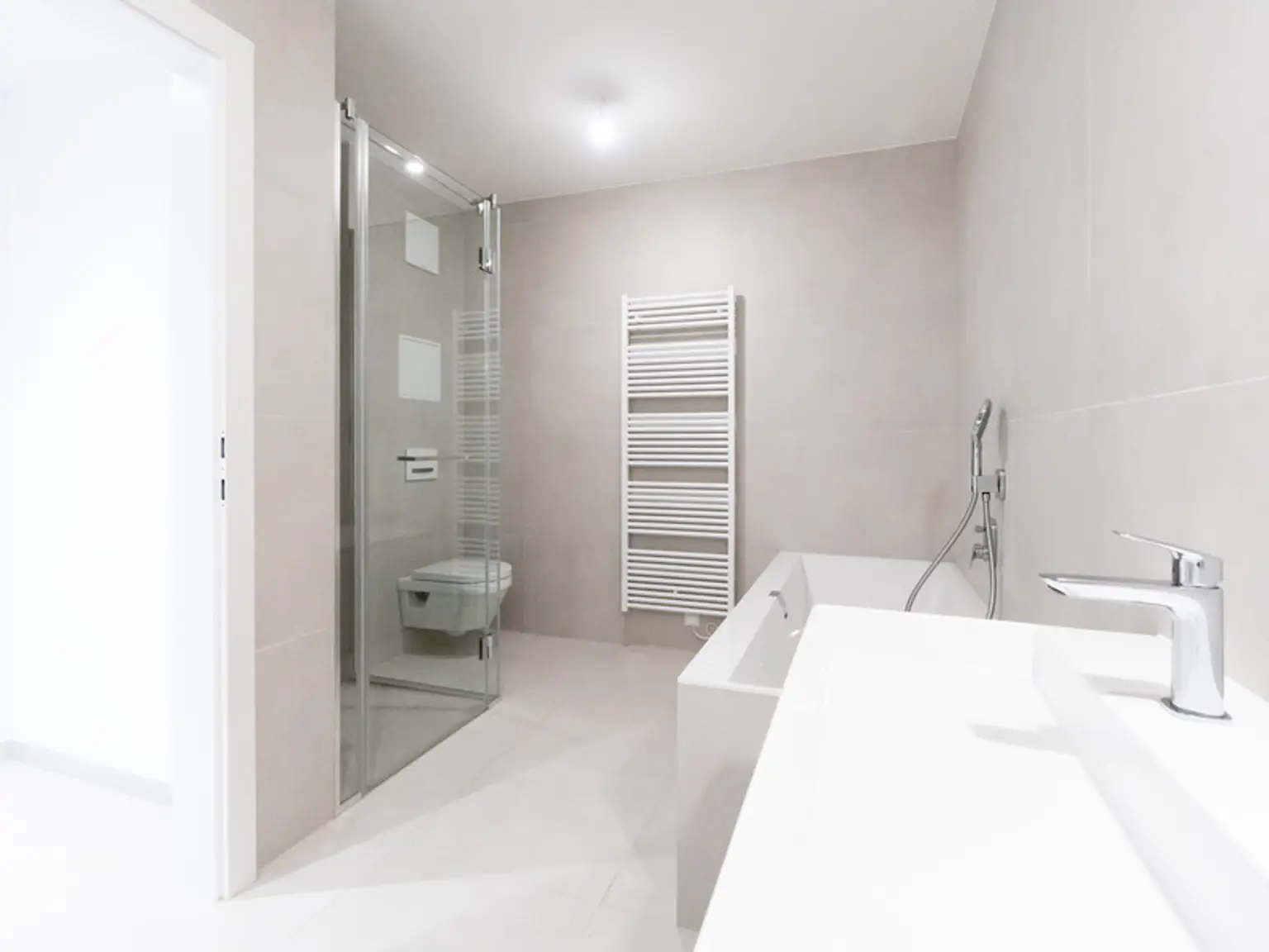 Großartig geplante 3-Zimmer Wohnung mit absoluter Premium Lage an der oberen Alten Donau