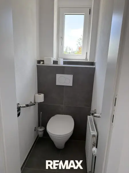 EG WC
