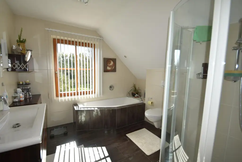 Wohnhaus mit Wintergarten, schönem Garten und Pool im Mostviertel