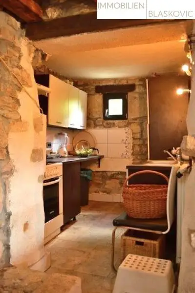 Typisch istrisches Steinhaus in der mittelalterlichen Stadt Motovun
