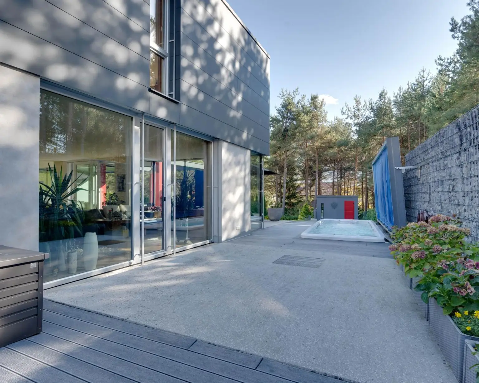 von der Sauna direkt ins Freie