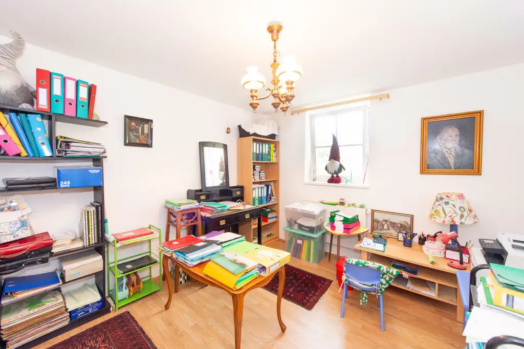 Exklusive Villa in bester Lage von Graz - privat, naturnah, perfekte Balance aus Komfort und Lebensqualität.