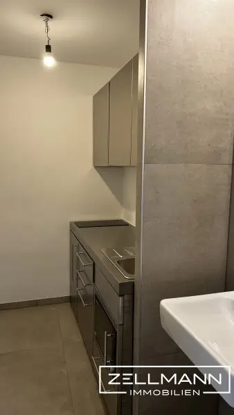 Exklusives Dachgeschossbüro nahe dem Wiener Schwarzenbergplatz – Stil trifft Lage. | ZELLMANN IMMOBILIEN