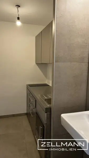 Exklusives Dachgeschossbüro nahe dem Wiener Schwarzenbergplatz – Stil trifft Lage. | ZELLMANN IMMOBILIEN