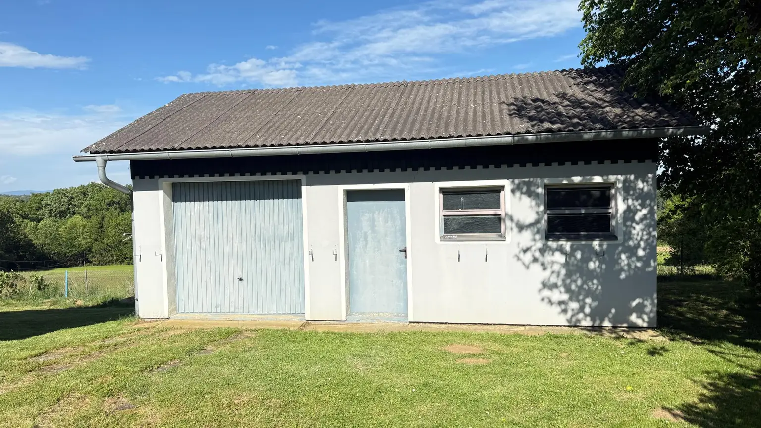 Garage mit Nebenraum