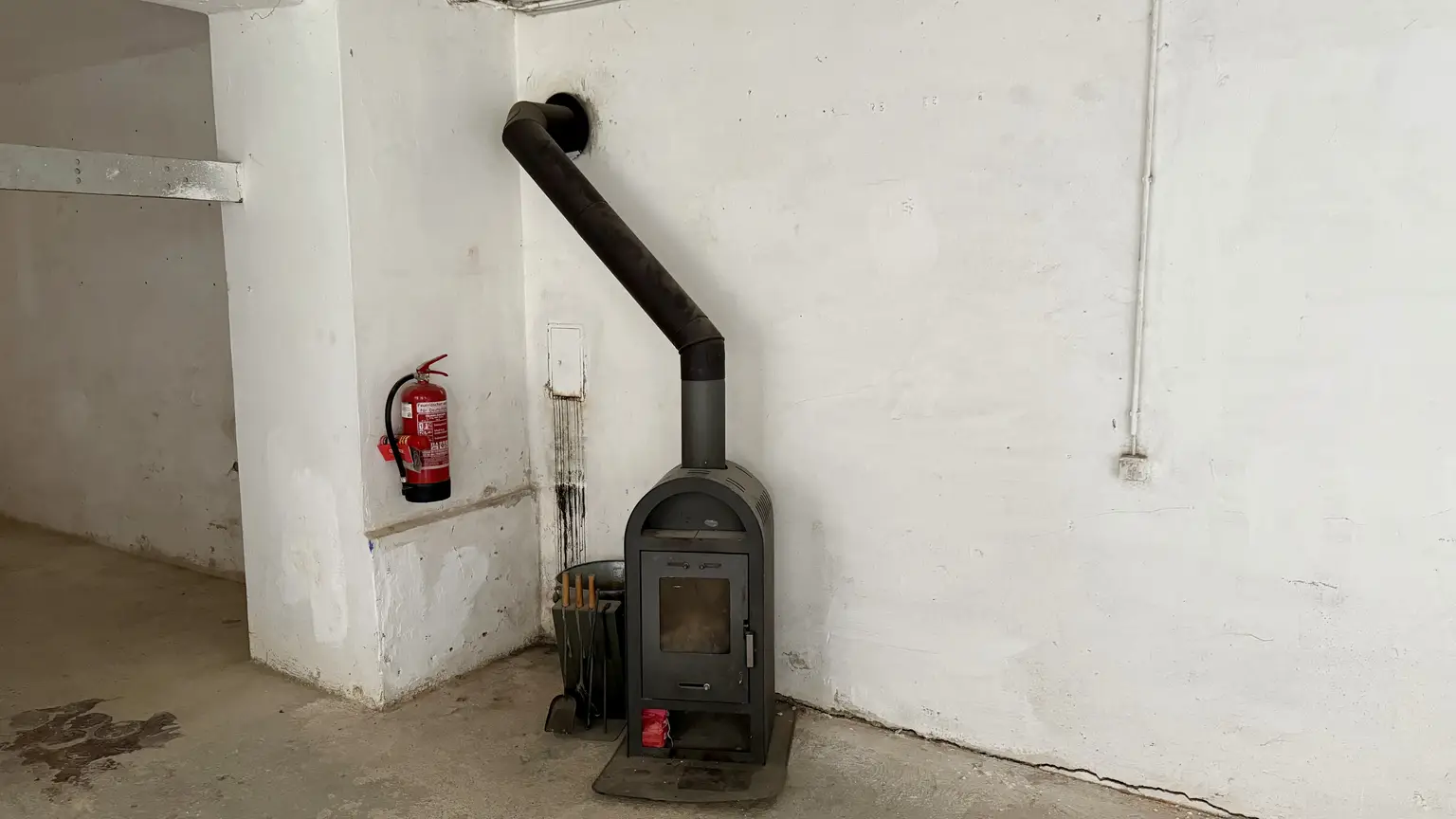 Große Souterrainfläche I Nähe Haus des Meeres I Lager I Atelier