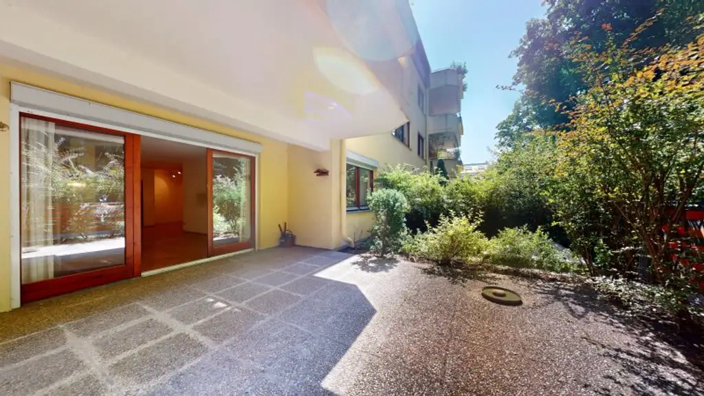 Gut aufgeteilte Familienwohnung mit Terrasse - Garage - Hobbyraum im Eigentum