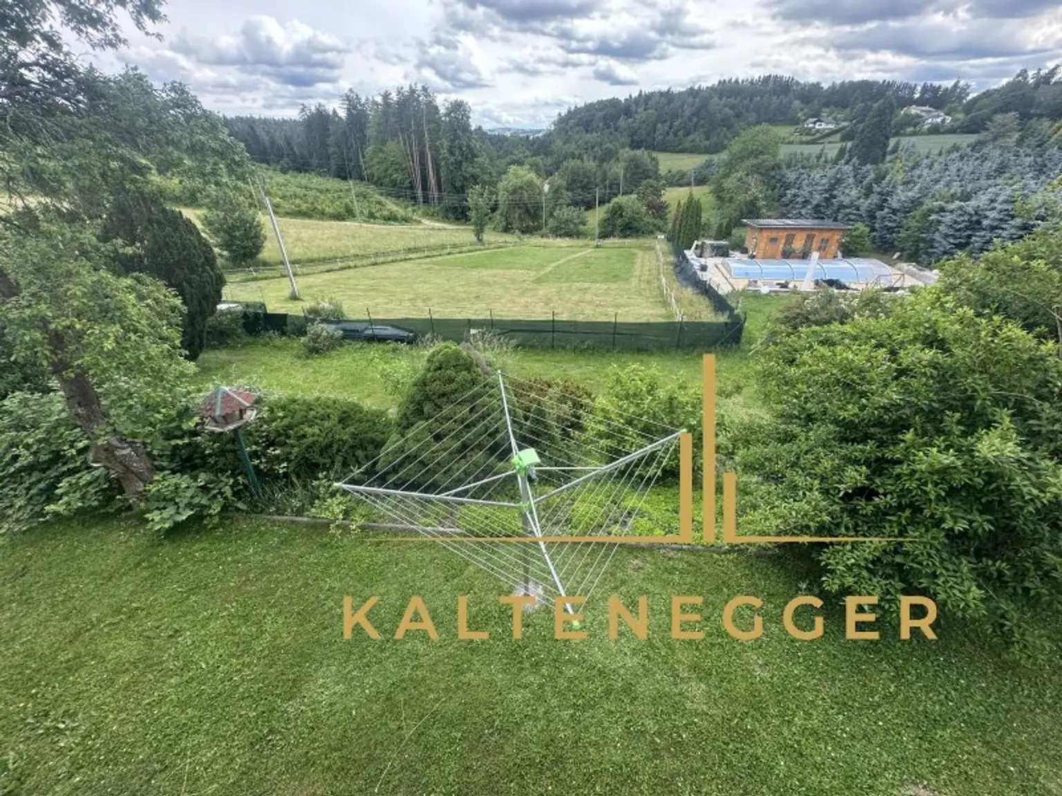 Großzügiges Haus in Ruhelage mit Grünblick