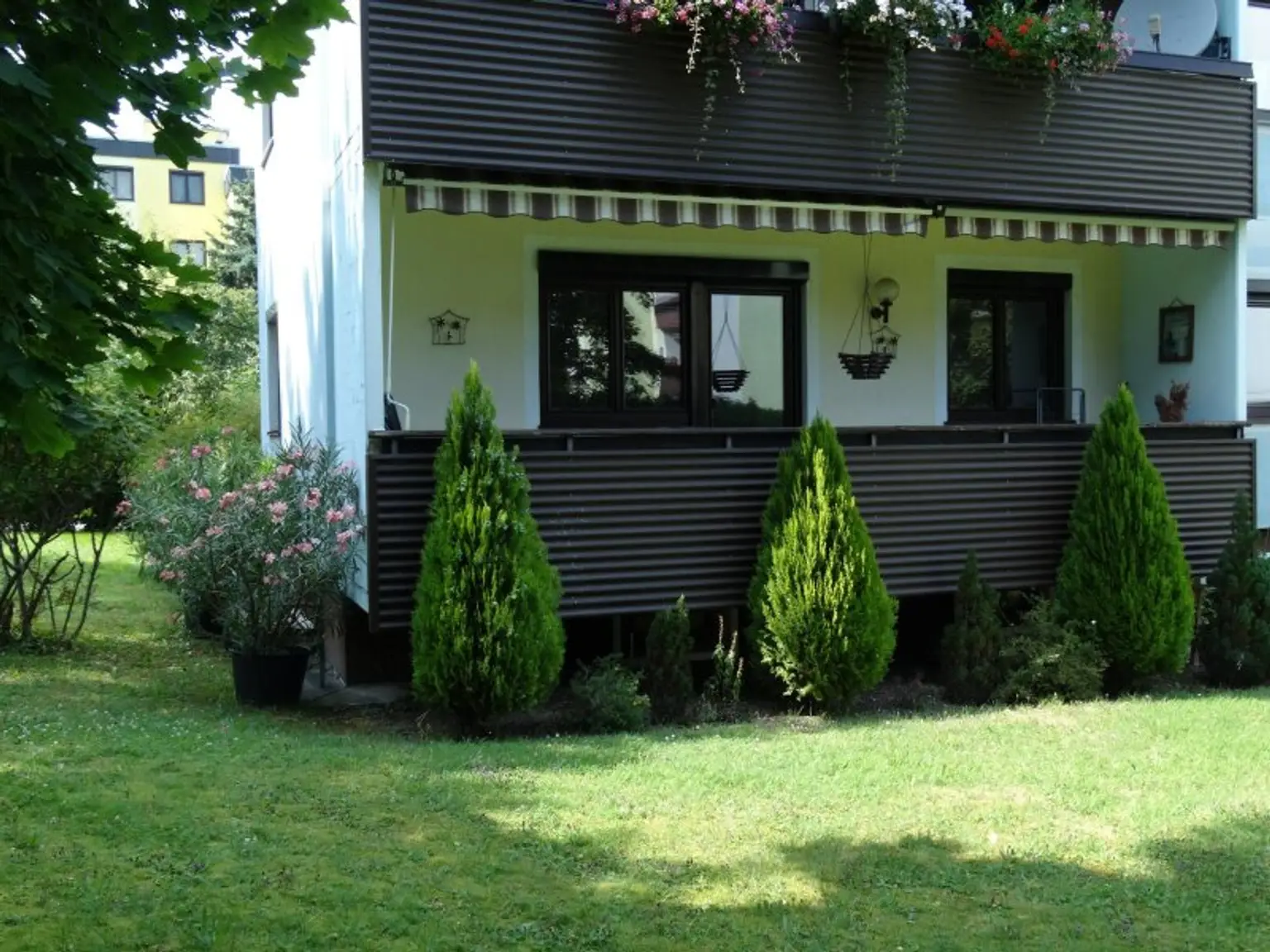 4-ZIMMER WOHNUNG MIT GROSSER LOGGIA
