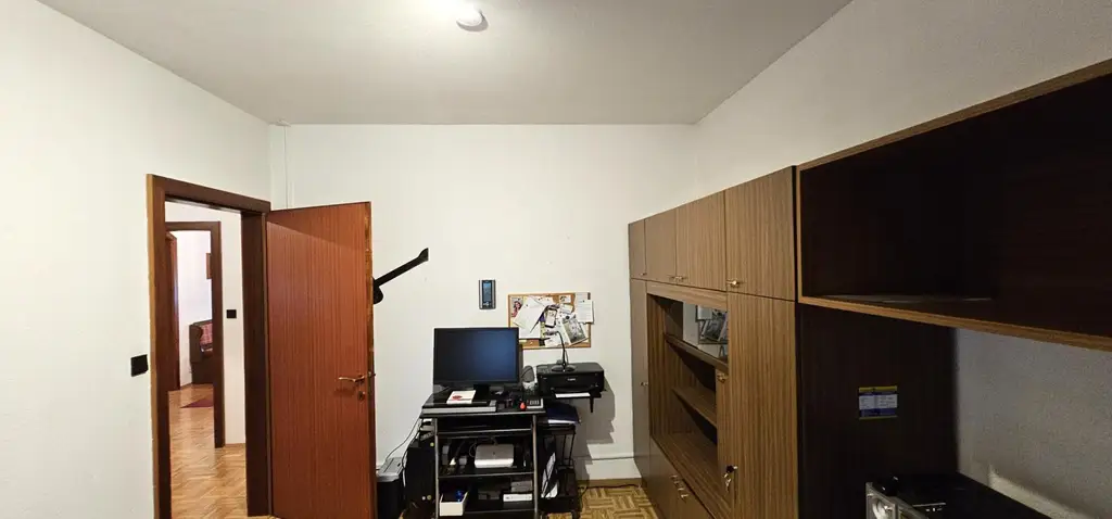 Charmantes Einfamilienhaus mit Garten, Balkon & Sauna