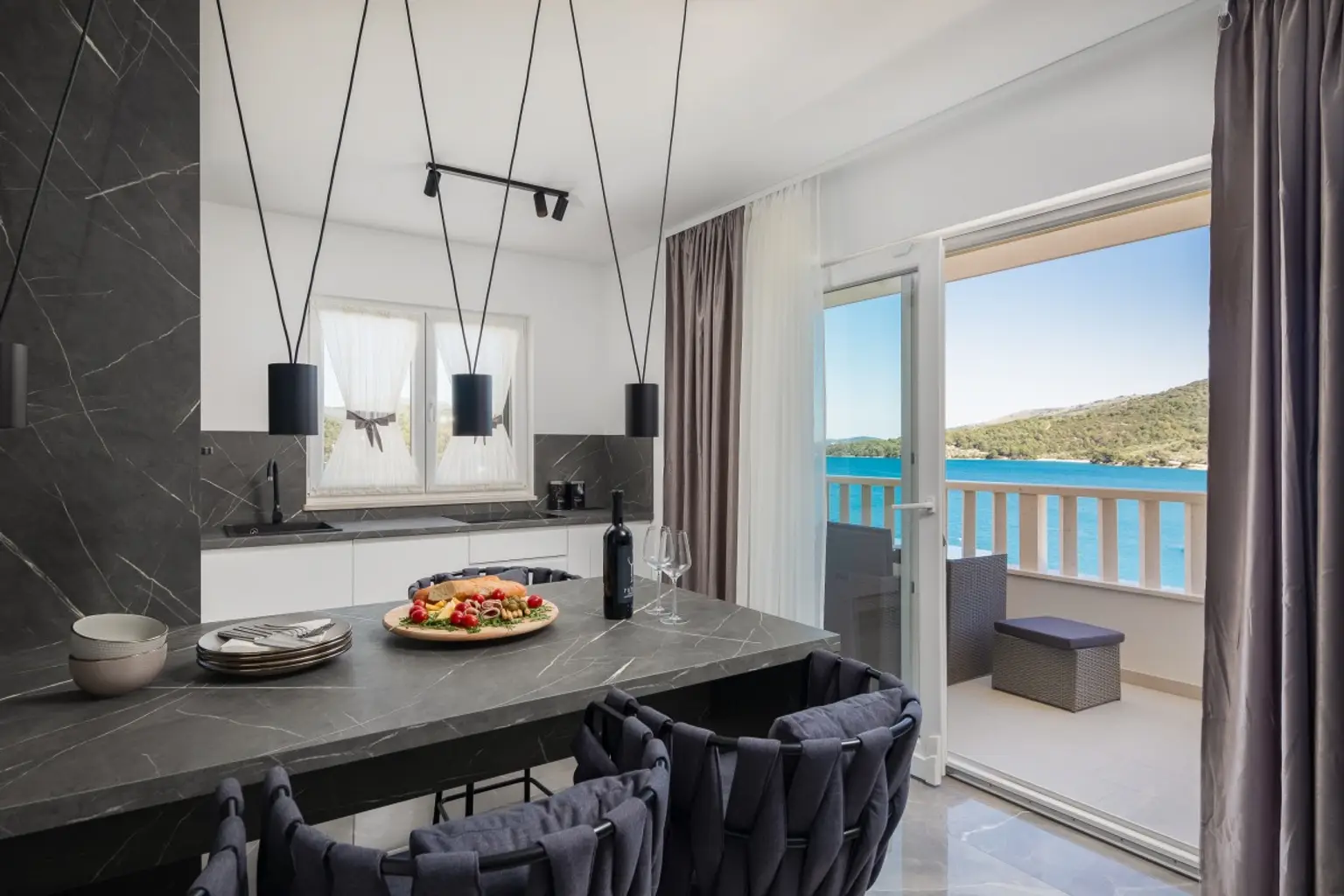 F | ++ MARINA bei TROGIR ++ Apartments direkt am Meer, 1. Reihe | Prima Service Immobilien