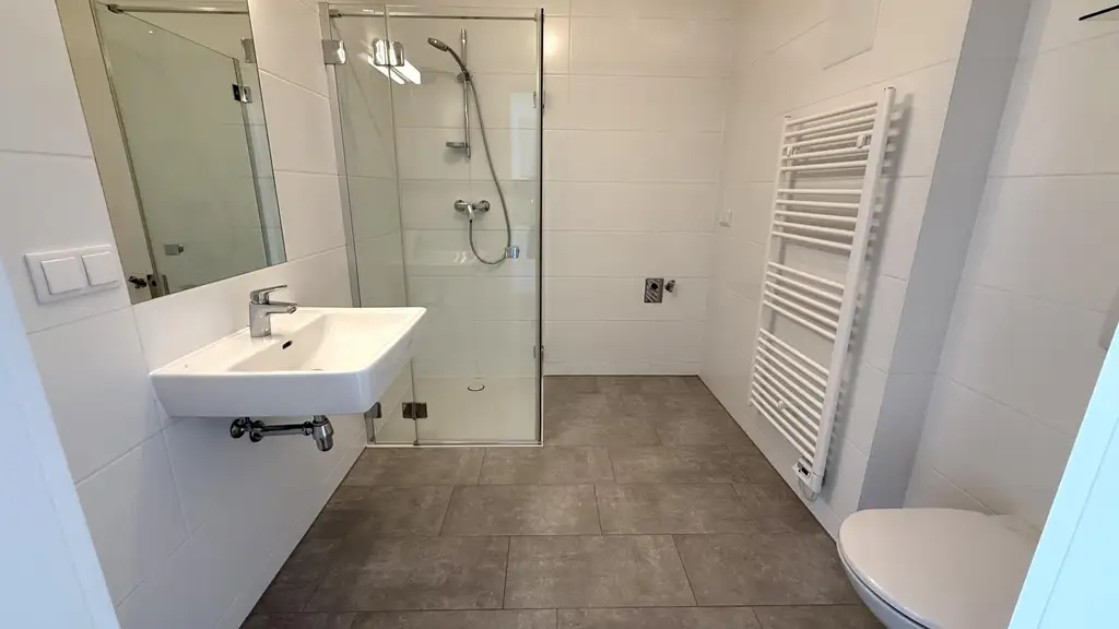 Günstige 2-Zimmer-Neubauwohnung mit großer LOGGIA (5,54m²) nahe Akademiepark