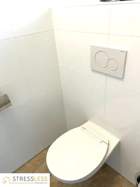 Top renovierte 2 Zimmer Mietwohnung - SOFORT beziehbar!   Miete bereits inkl. 2 PKW-Stellplätzen!