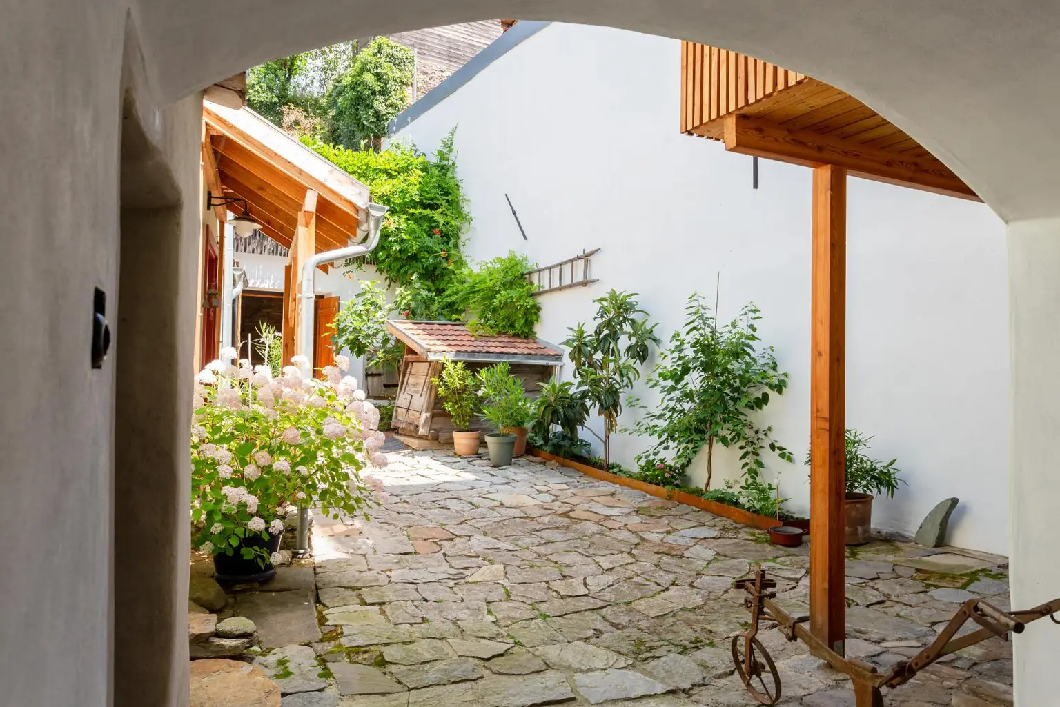 Innenhof III