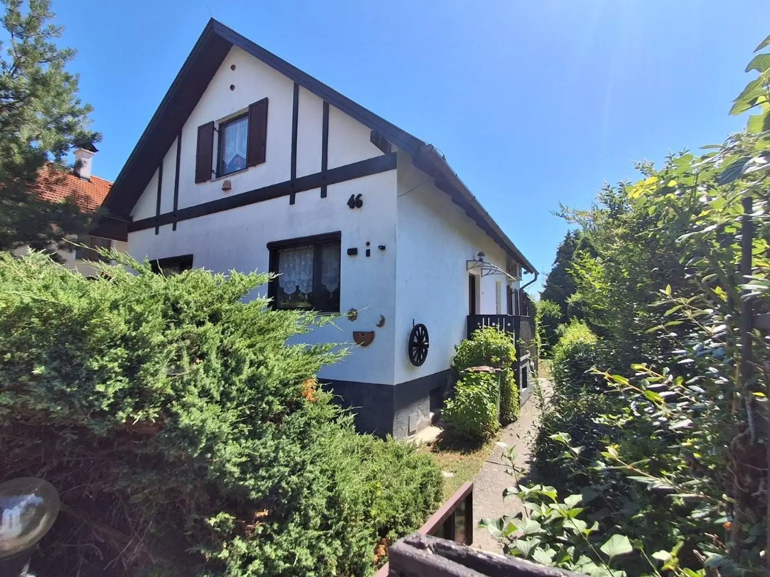33 Haus Frontseite 1220