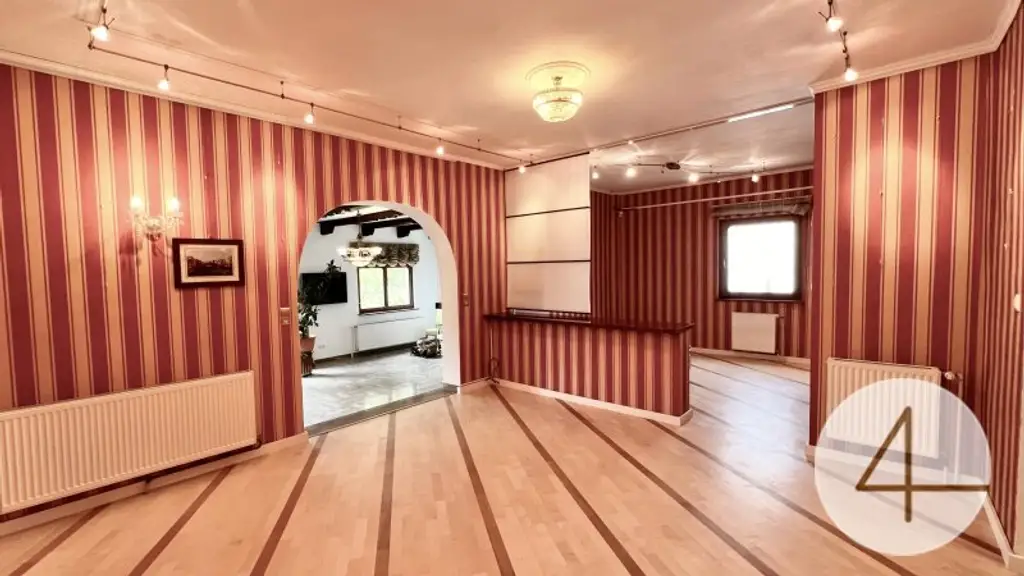 10 Minuten Fahrzeit nach Wien I Klimatisierte Villa mit Weitblick I Wellness, Fitnessraum & Kamin I Terrassen, Balkon & Garten I Hochwertige Ausstattung