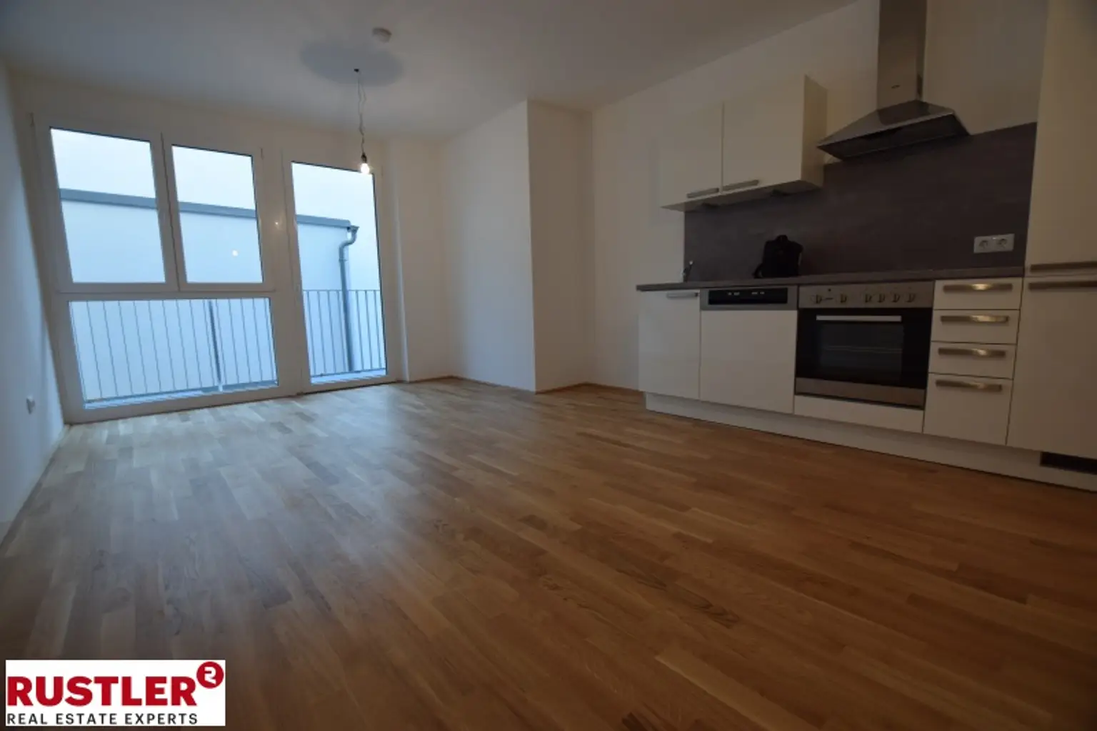 AB NOVEMBER VERFÜGBAR- HELLE 1,5-ZIMMERWOHNUNG AN DER U2!