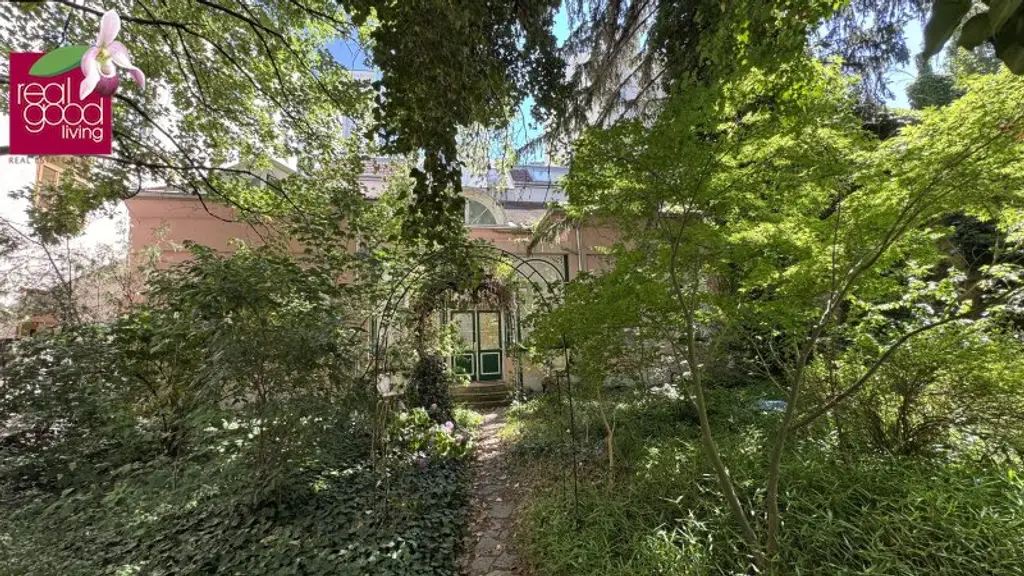 „Charmantes Zinshausensemble nahe Schloss Schönbrunn – mit Geschäftslokal, Dachgeschoßausbau & separater Gartenvilla“