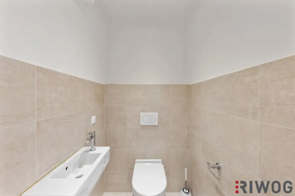 Moderne 3-Zimmer DG-Wohnung zwei Außenflächen und Traumausblick