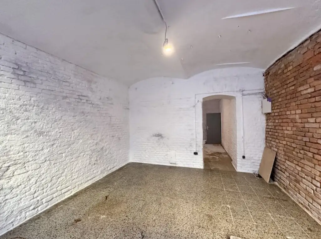 PROVISIONSFREI! Lager / Magazin mit 45 m2 Nutzfläche und Strassenzugang zu vermieten Nahe Erdbergstrasse / Schlachthausgasse!