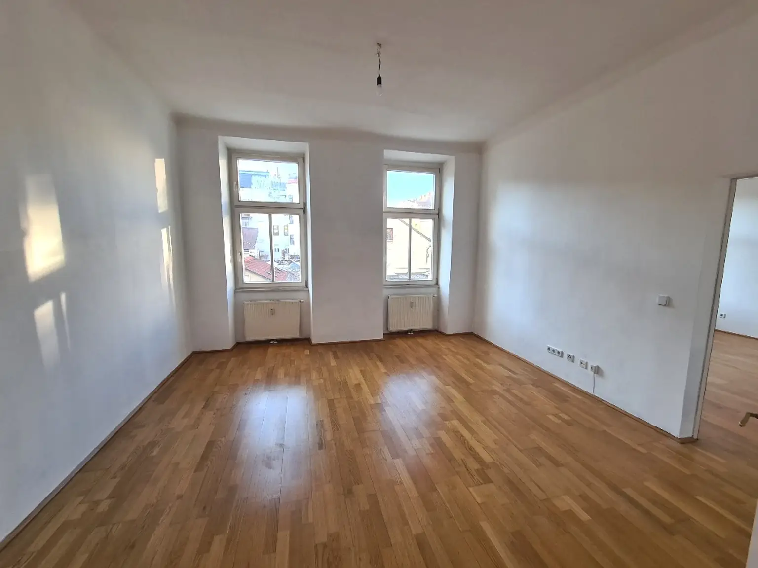 Befristet vermietete 3-Zimmer-Wohnung im sanierten Altbau.