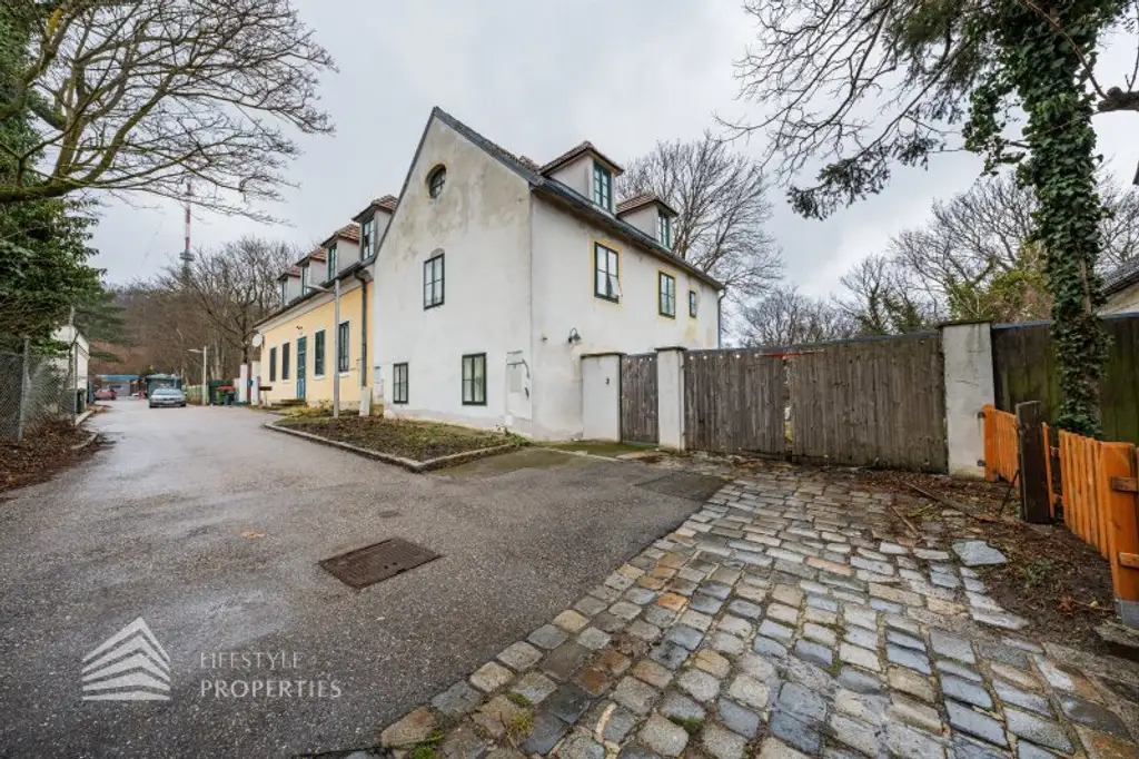 Exklusives Baugrundstück in einzigartiger Lage mit Einreichplanung!