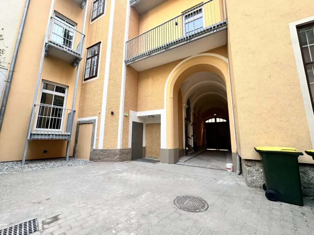 TOP Sanierte Wohnung im Dachgeschoss - Mit Schlossbergaussicht