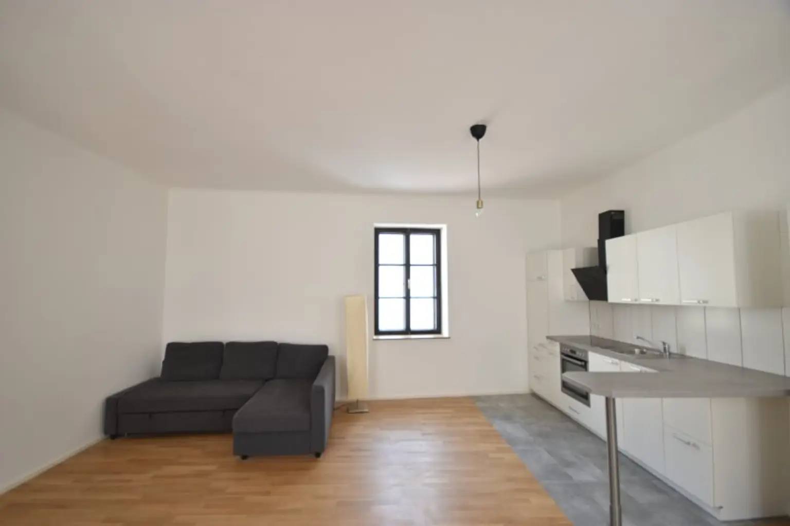 Wohn- Koch- Essbereich - Schöne und Helle 3 Zimmer Altbauwohnung nahe der Linzergasse Miete Rechte Altstadt Salzburg