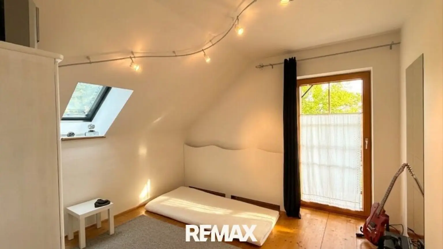 Zimmer 2 OG