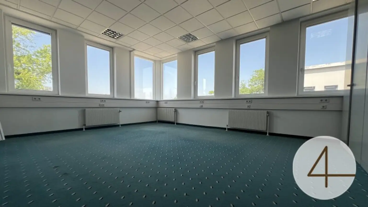 ab 8 €/m2 Büroflächen bis 2.200m2 - individuell Flächengrößen verfügbar -  Parkplätze - Kantine im Haus - gute Verkehrsanbindung