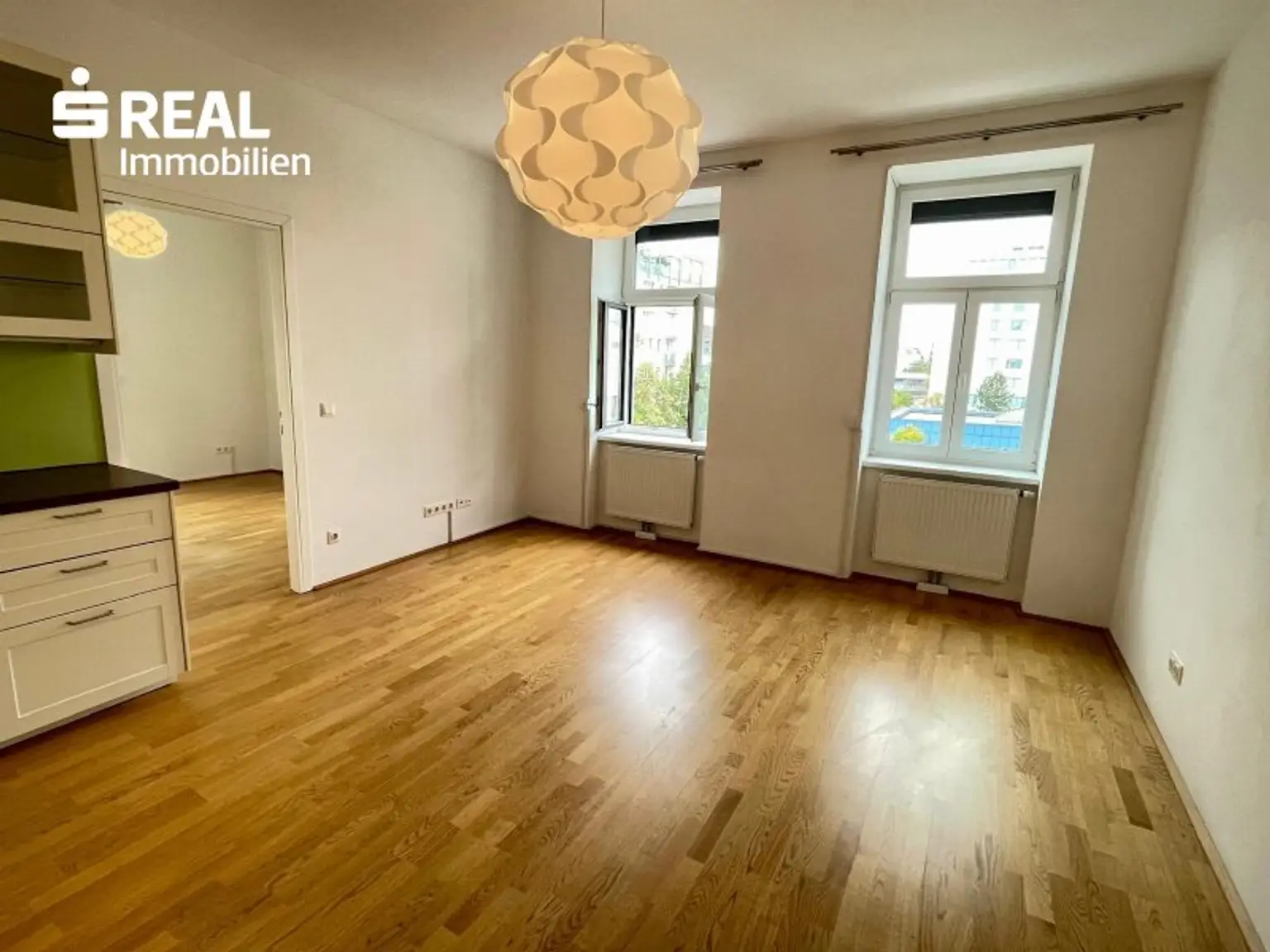 Wohnzimmer mit Küche
