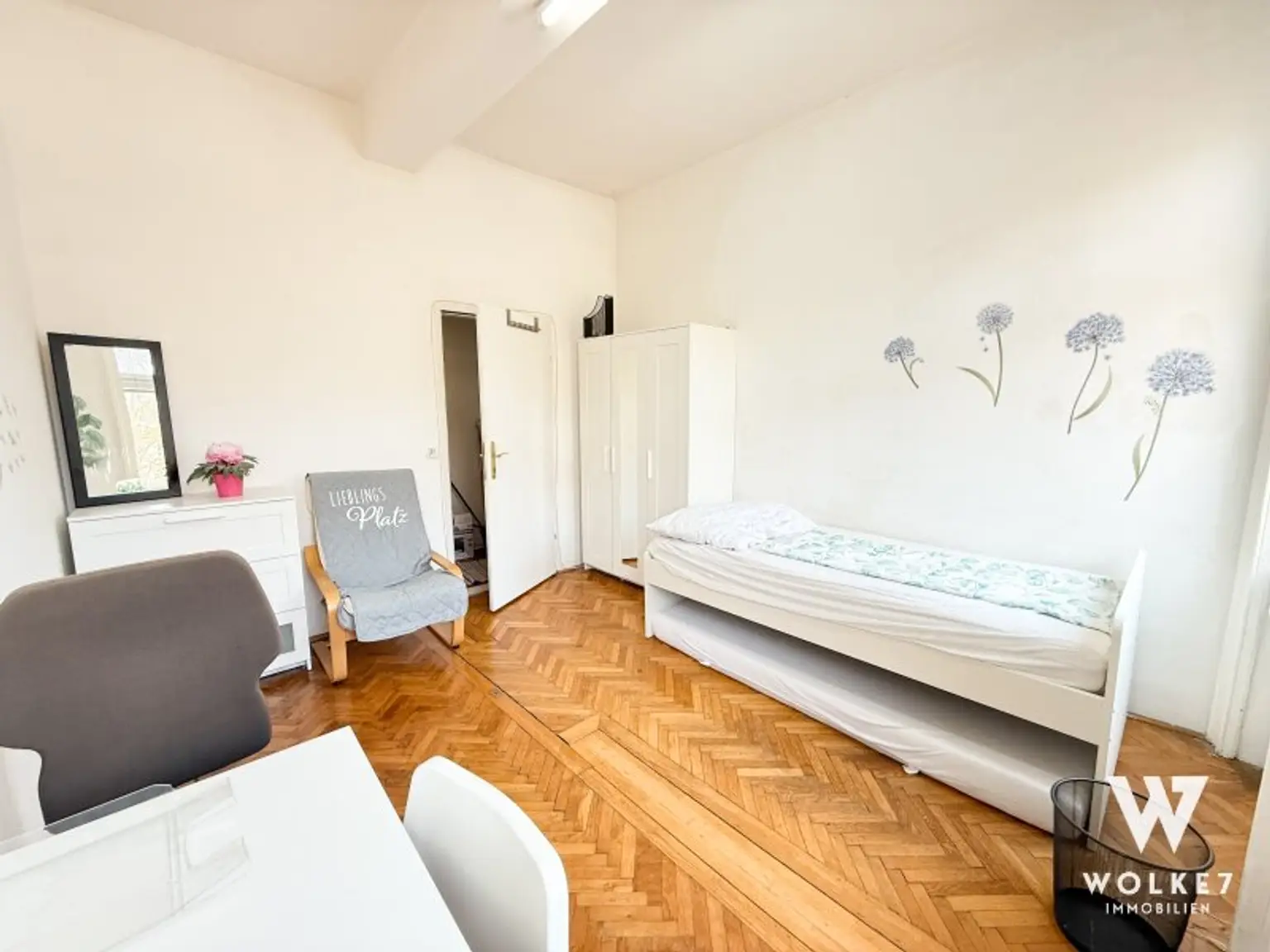 Sonnige, stilvolle 5-Zimmer-Altbauwohnung im sanierten Gründerzeithaus – ideal für WGs oder Familien